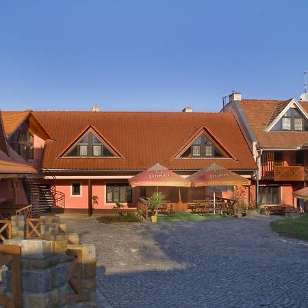 Bezměrovský dvůr Kroměříž Exterior foto