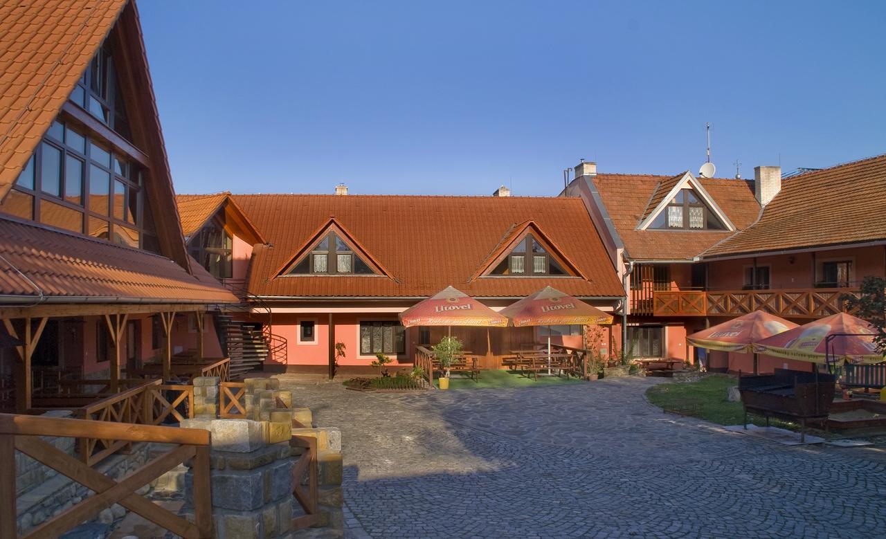 Bezměrovský dvůr Kroměříž Exterior foto