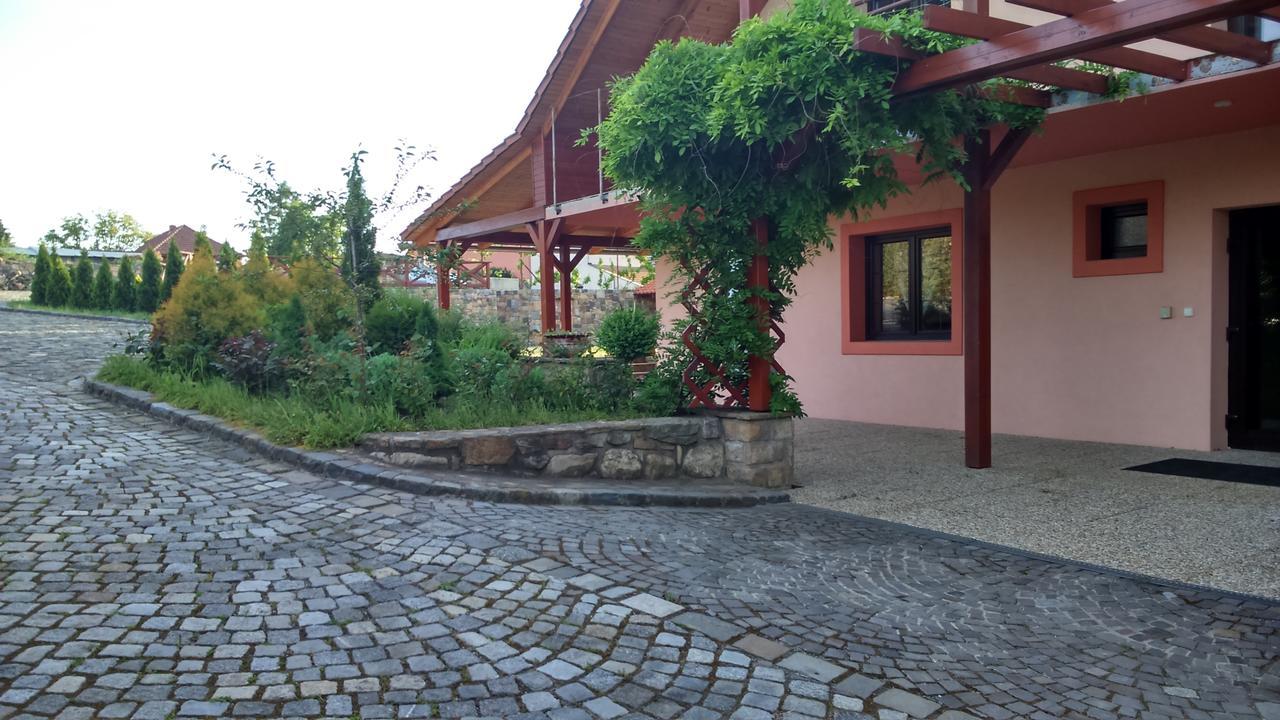 Bezměrovský dvůr Kroměříž Exterior foto